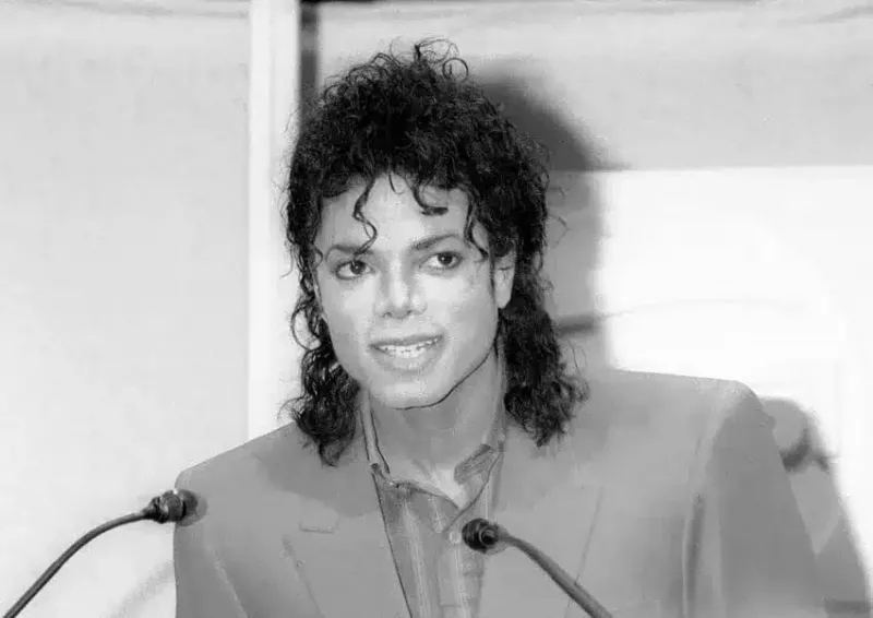 Michael Jackson Çocuk İstismarı