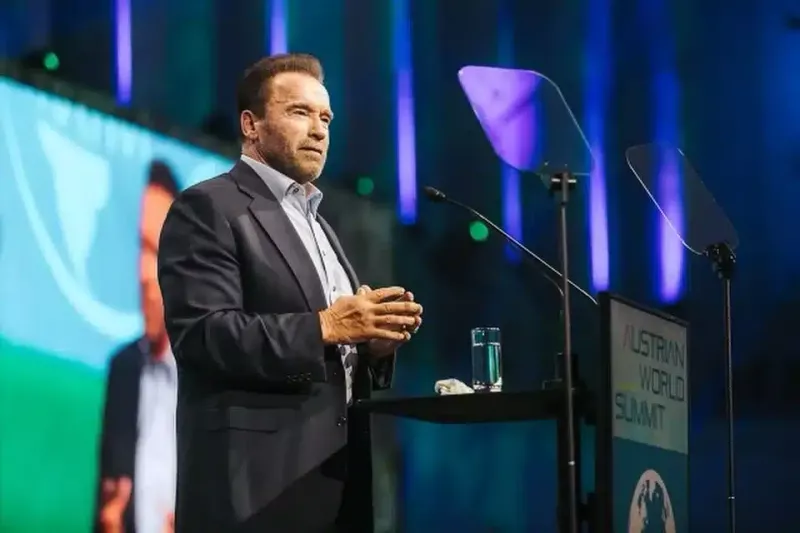 أرنولد شوارزنيجر عيد الشكر