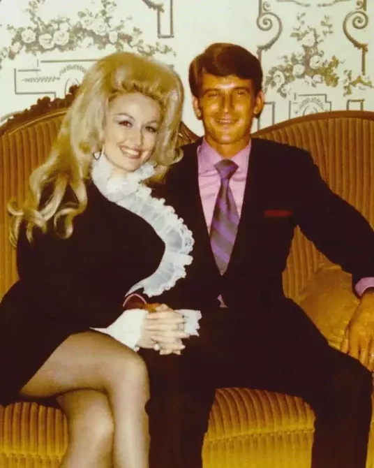 Reba McEntire מעולם לא פגש את דולי פרטון's Husband