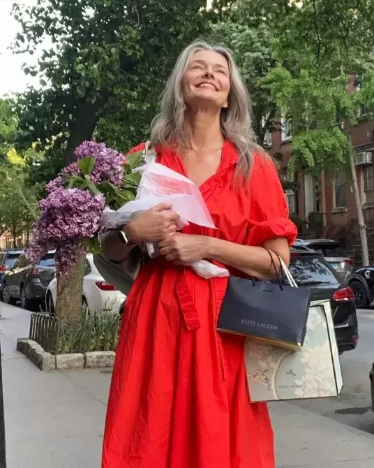 Paulīna Porizkova atklāj piecus gadus pēc sava vīra's Death