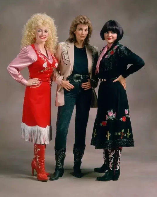 Linda Ronstadt żałowała, że nie koncertowała z Dolly Parton