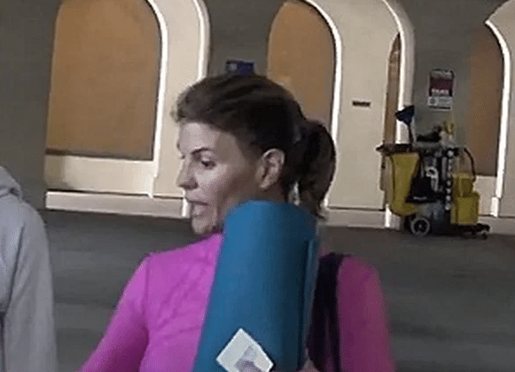 Lori Loughlin nav grima