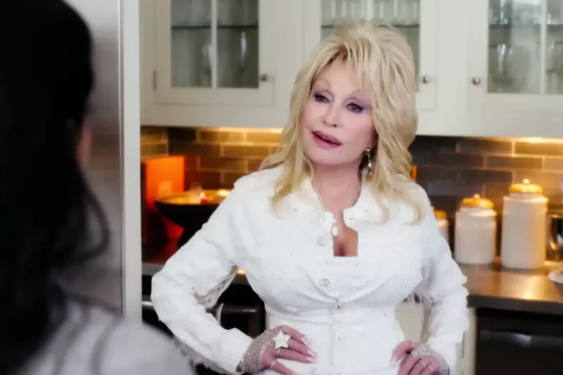 Dolly Parton ugostit će kraljevsku obitelj za Dan zahvalnosti