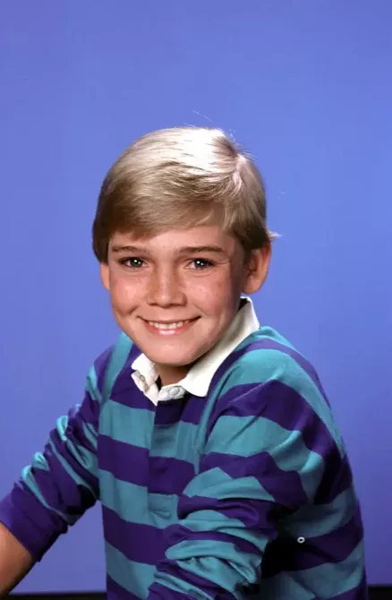 Jason Bateman și Ricky Schroder sunt încă prieteni