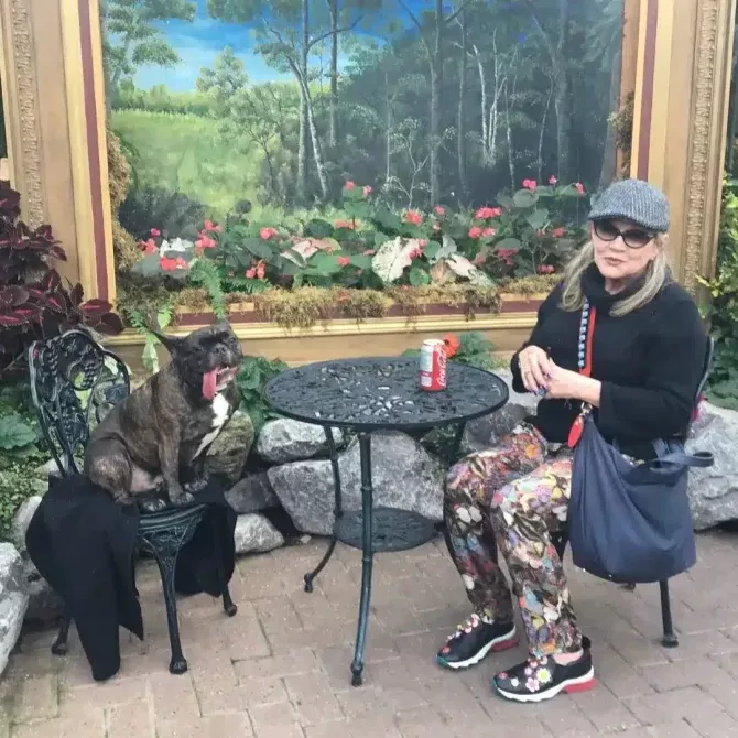 Ο σκύλος του Carrie Fisher