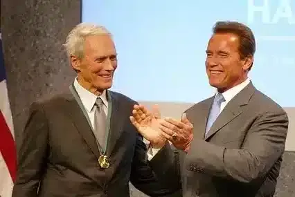 Arnold Schwarzenegger yêu Clint Eastwood's Western Movies