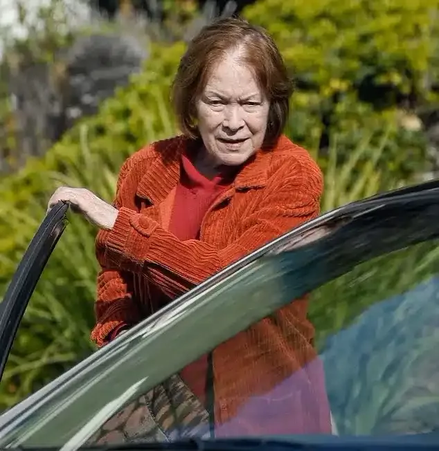 Linda Kaye Henning
