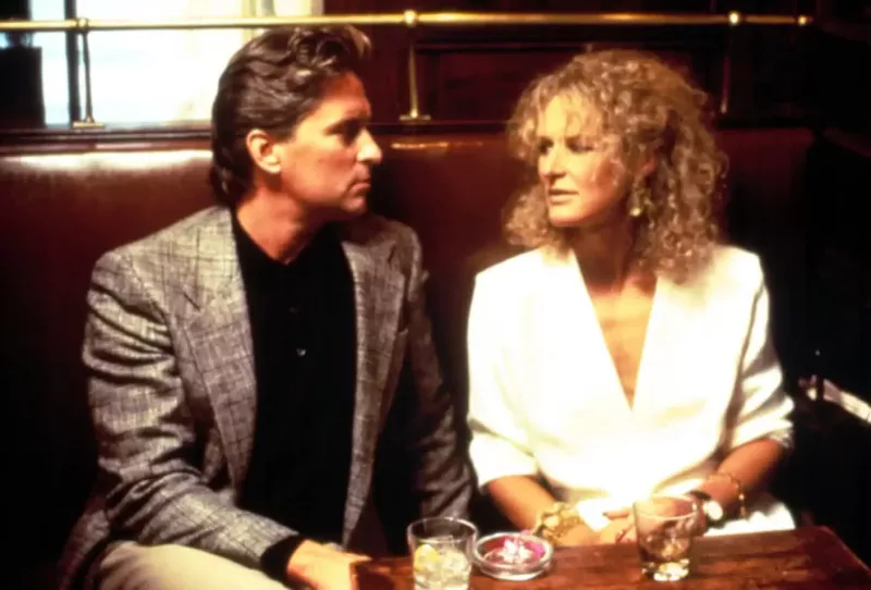 Glenn Close ชุดเดรสที่ดึงดูดใจร้ายแรง