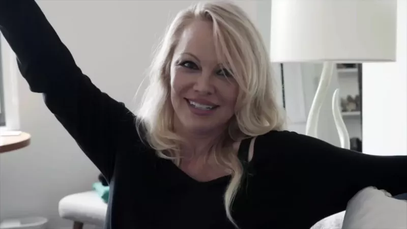 Cewek Pam Anderson Dixie