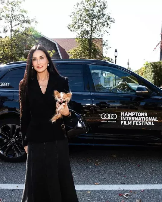 Operasi plastik Demi Moore