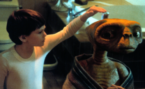 Henry Thomas di E.T. Ora