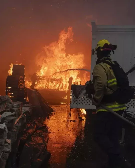 ¿Siguen ardiendo los incendios en California?