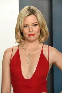   Elizabeth Banks yra vykdomoji prodiuserė ir balsuoja Pebbles