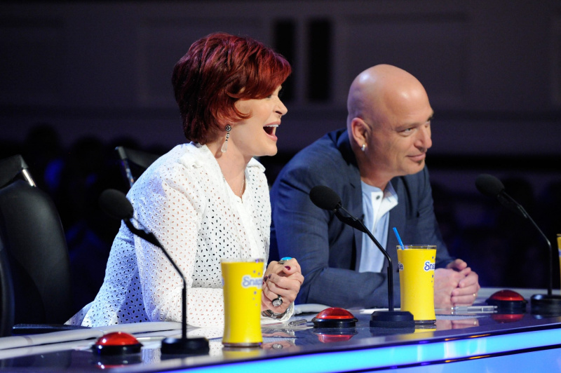  АМЕРИКА'S GOT TALENT, (from left): judge Sharon Osbourne, Howie Mandel, 'Auditions Tampa Mahaffey Theater', (Season 7, aired May 28, 2012), 2006-
