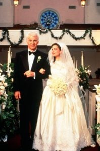   BRUDENS FAR, från vänster: Steve Martin, Kimberly Williams