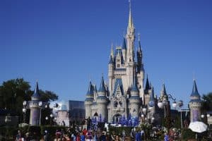   Nhân viên Disney gặp khó khăn khi làm việc và sau khi rời đi