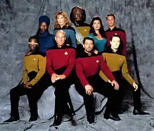   STAR TREK: THE NEXT GENERATION, vuosi 4, 1990-1991, (edessä), LeVar Burton, Patrick Stewart, Jonathan Frakes, Brent Spiner, (takana), Whoopi Goldberg, Gates McFadden, Michael Dorn, Marina Sirtis, Wil Wheaton