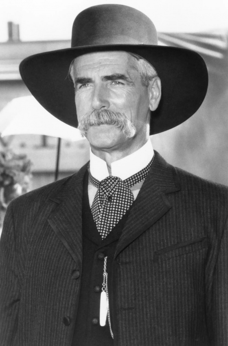  Sam Elliot