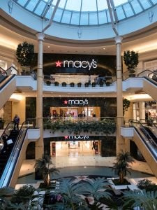   السلسلة's return is in partnership with Macy's and most locations will be in the department store