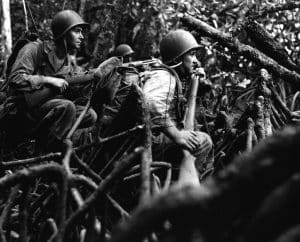Fred Taylor diu que no es penedeix d'haver fet la seva part a la Segona Guerra Mundial, però que se sent incomplet per haver perdut la graduació