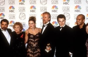GOLDEN GLOBE AWARDS, TITĀNIKAS kontingents, tostarp Glorija Stjuarte, Keita Vinsleta, Džeimss Kamerons, Leonardo di Kaprio