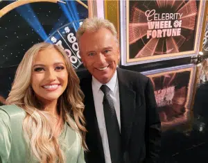 Telespectatorii Roata Norocului îl acuză pe Pat Sajak de nepotism după un comentariu pe care l-a făcut despre Maggie Sajak