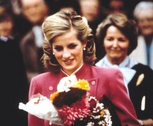 Dècades abans que el príncep Harry i Meghan tinguessin el seu contacte amb els paparazzi, la princesa Diana va perdre la vida en un accident mortal.