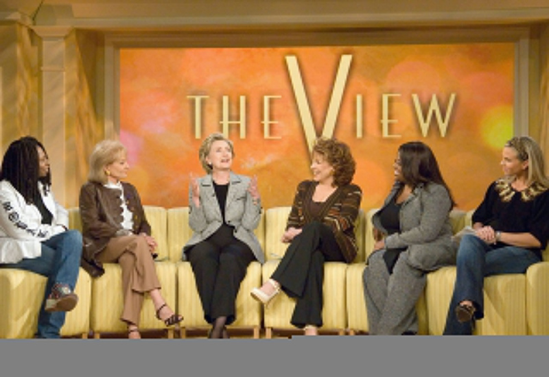  THE VIEW, Whoopi Goldberg, Barbara Walters, Hillary Clinton, Joy Behar, Sherri Shepherd, Elisabeth Hasselbeck, (eetris 15. oktoober 2007), 1997-