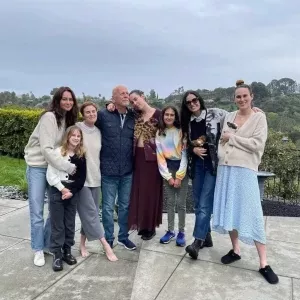 Demi Moore állítólag Bruce Willist és Emma Heminget is támogatta