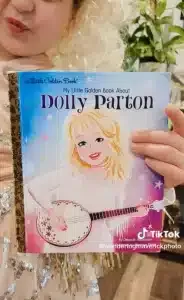 Questa famiglia sta prendendo Dolly's wisdom to heart