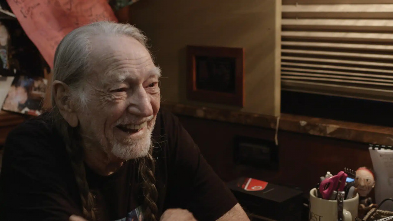  NAJBOLJA DEMOKRACIJA NOVCEM MOŽE KUPITI, (poznata i kao NAJBOLJA DEMOKRACIJA NOVAC MOŽE KUPITI: PRIČA O MILIJARDERIMA I GLASAČKIM BANDITIMA), Willie Nelson, 2016.