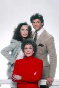   FALCON CREST, no kreisās: Ana Alicia, Jane Wyman, Lorenzo Lamas