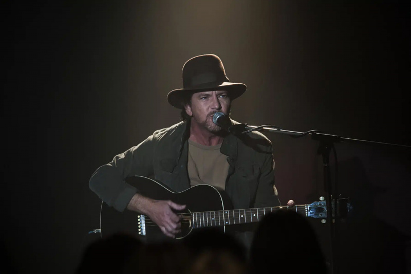  TWIN PEAKS, Eddie Vedder in'Part 16: No Knock, No Doorbell' 