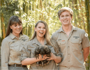   ครอบครัวเออร์วิน Terri, Bindi และ Robert