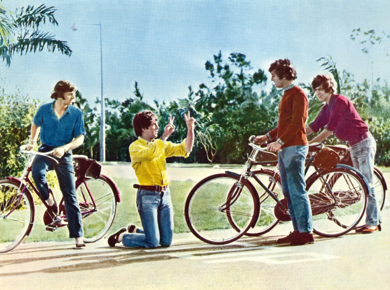  У ПОМОЋ!, с лева: Ринго Стар, Пол Макартни, Џон Ленон, Џорџ Харисон, 1965.