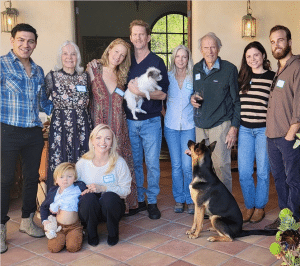 מקלט לחברים't seen Clint Eastwood in a while but he appears in photos on family members' social media posts