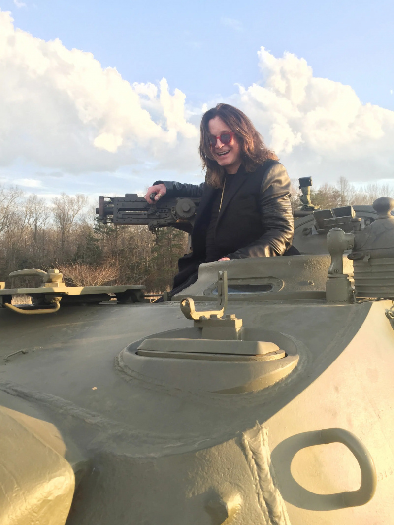 أوزي وجاك'S WORLD DETOUR, Ozzy Osbourne in 'Like Forefathers, Like Sons'