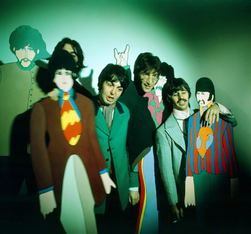  ŽLTÁ PONORKA, zľava: George Harrison (vzadu), Paul McCartney, John Lennon, Ringo Starr, 1968
