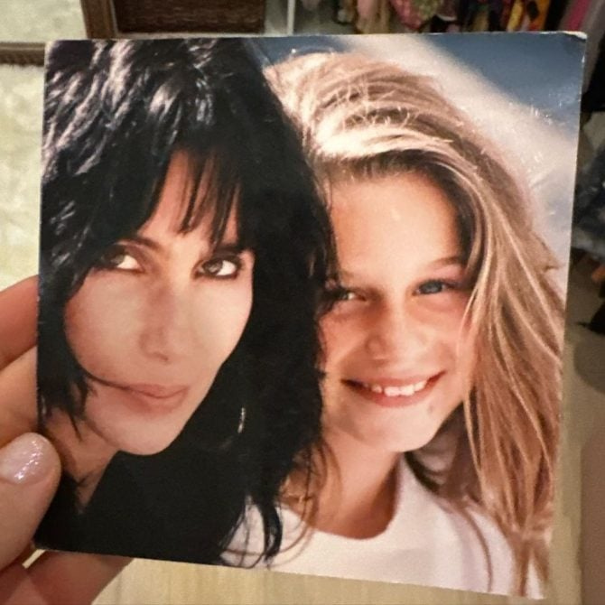αγαπητός's youthful look