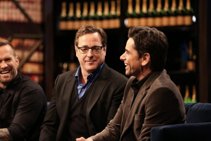 HOLLYWOOD GAME NIGHT, (de gauche à droite) : les candidats Bob Harper, Bob Saget, John Stamos