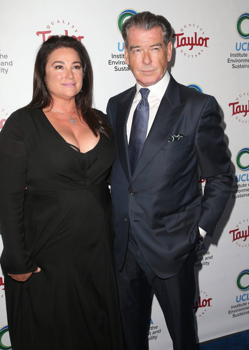  Keely Shaye Smith e Pierce Brosnan