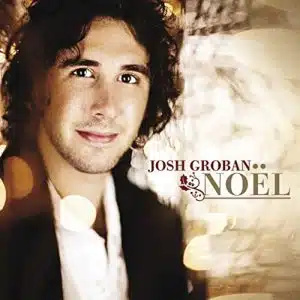   Noëla krasi Josh Groban's melodious voice