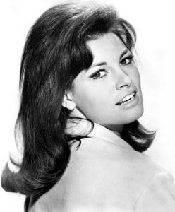   PERJALANAN FANTASTIS, Raquel Welch