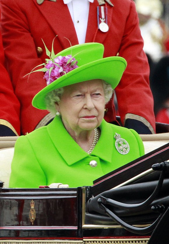  Ratu Elizabeth II