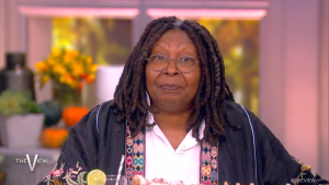   Whoopi Goldberg는 The View에서 마스크에 대해 이야기합니다.