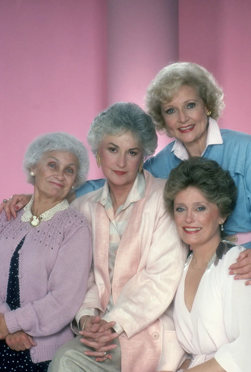  THE GOLDEN GIRLS, från vänster, Estelle Getty, Bea Arthur, Rue McClanahan (fram), Betty White, 1985-92 (1985 foto)