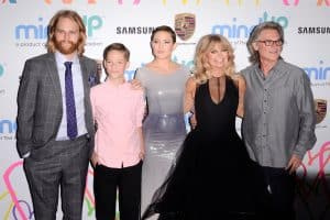 Wyatt Russell, Ryder Robinson, Kate Hudson, Goldie Hawn und Kurt Russell