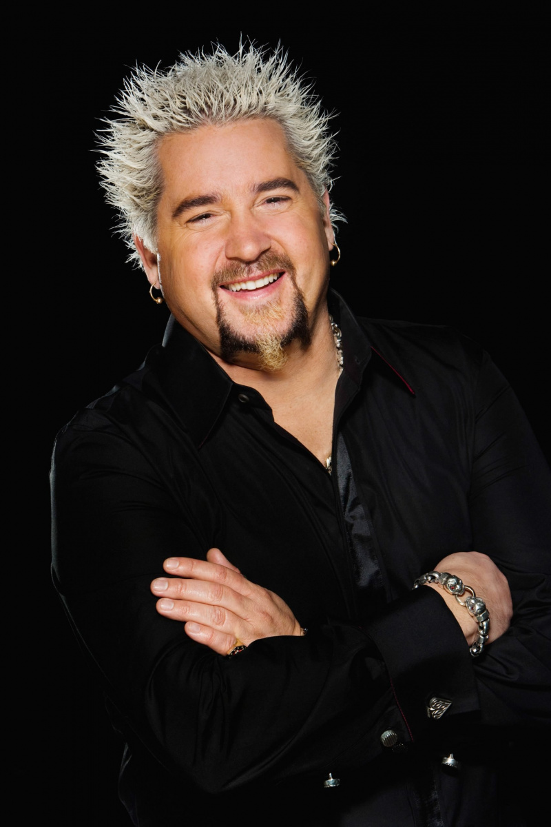 MINUTE TO WIN IT, presentador Guy Fieri, (Temporada 1), 2010
