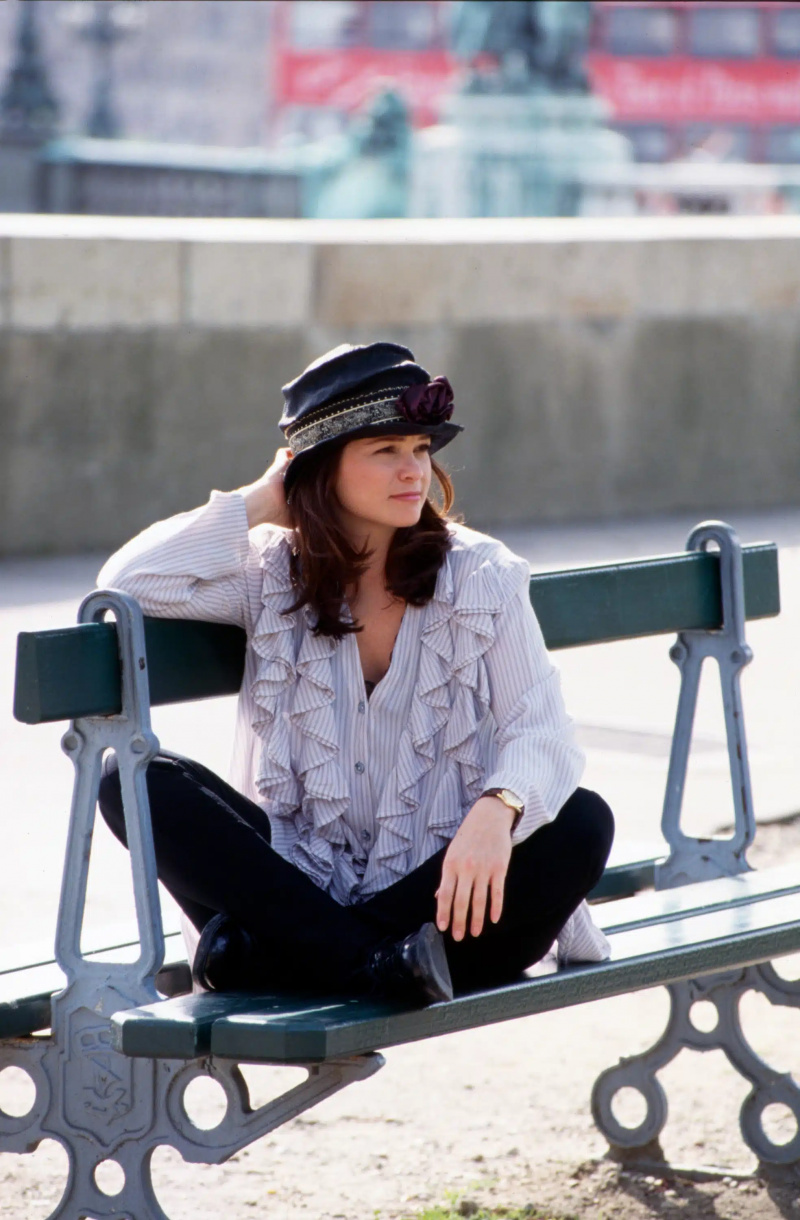 CAFE AMERICAN, Valerie Bertinelli, (1993), 1993-1994