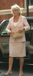 Anche la regina consorte favorisce Elisabetta's least-favorite color